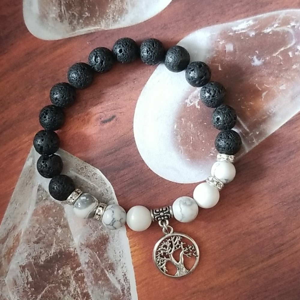 Howlite Diffuser Bracelet